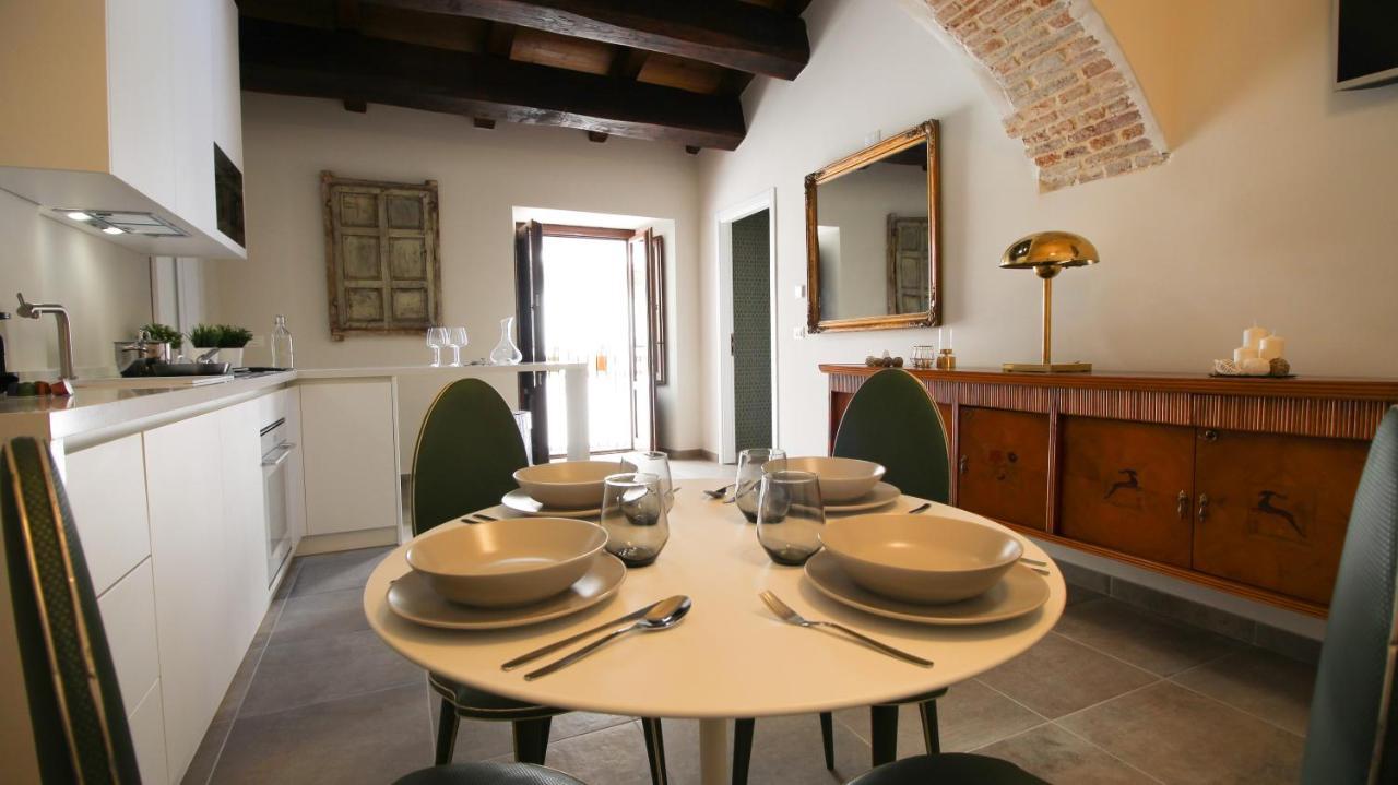 Nel Cuore Dell'Aquila Bnb Exterior foto