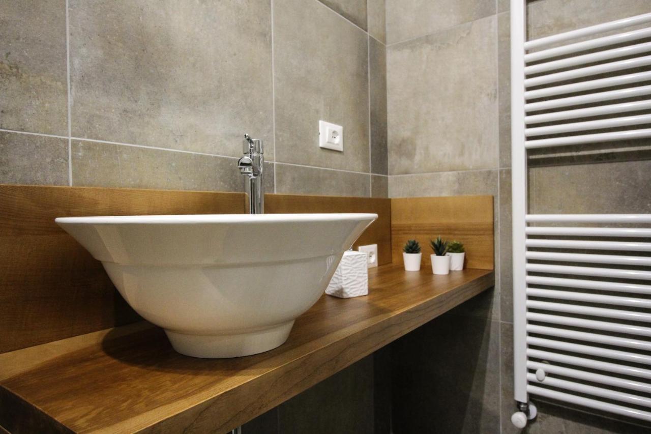 Nel Cuore Dell'Aquila Bnb Exterior foto